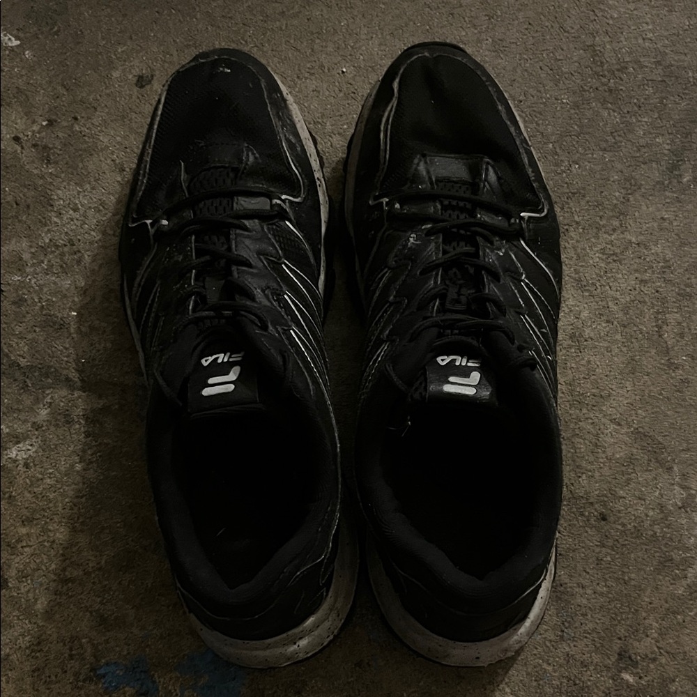 Fila Men's Black and White Athletic Shoes